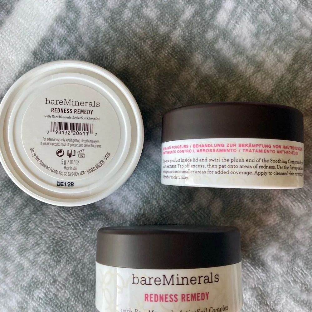 BareMinerals Redness Remedy with Raremimerals ActiveSoil Complex - Picture 4 of 5